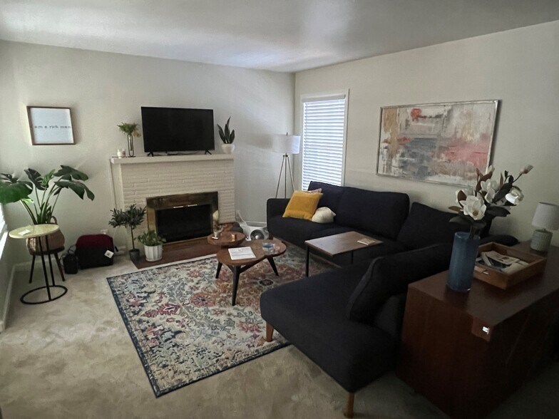 More Photos Of 2729 Byron St, Palo Alto Multifamily For Sale
