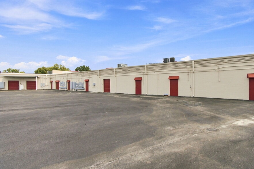 More Photos Of 14100 US Highway 19 N, Clearwater Unknown For Lease