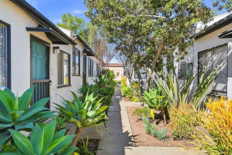 More Photos Of 924 Termino Ave, Long Beach Apartments For Sale