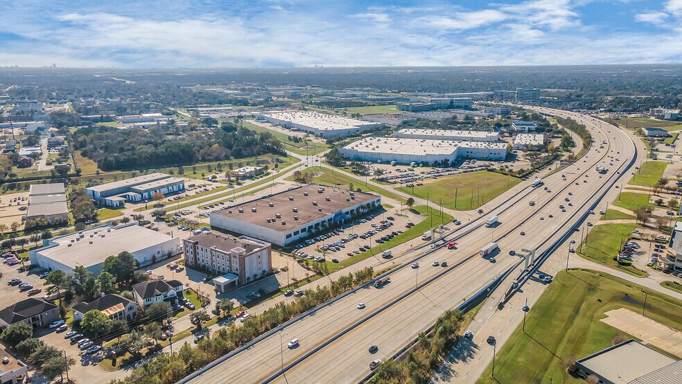 More Photos Of 8125 N Sam Houston Pky W, Houston Medical For Sale