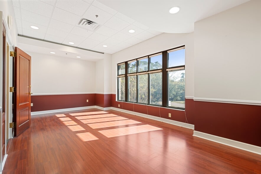 More Photos Of 2 Westbury Park Way, Bluffton Office For Sale