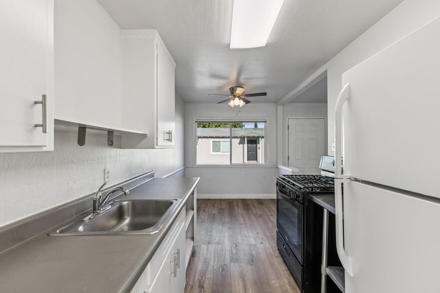 More Photos Of 175 Old Bernal Ave, Pleasanton Apartments For Sale