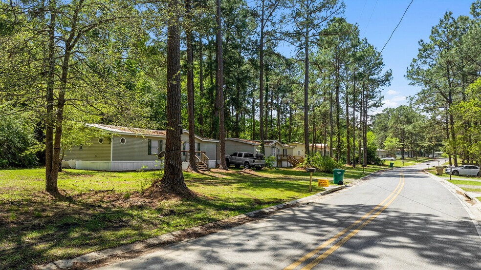 More Photos Of 104 Lawson Ct, Tifton Manufactured Housing Mobile Home Park For Sale