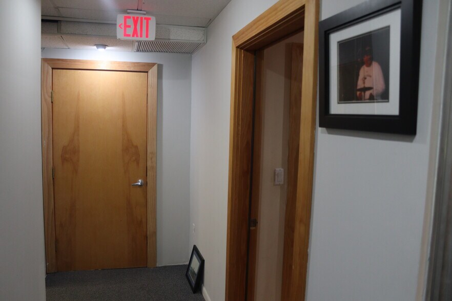 More Photos Of 7180-7194 SW 47th St, Miami Service For Sale