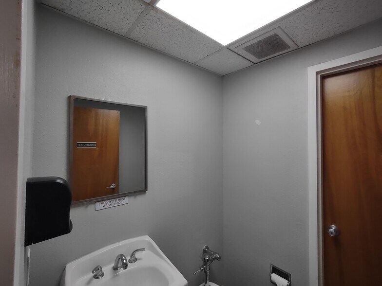 More Photos Of 3140 34th St N, Saint Petersburg Freestanding For Lease