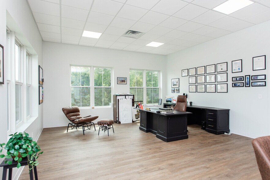 More Photos Of 65 Saratoga Rd, Glenville Medical For Lease