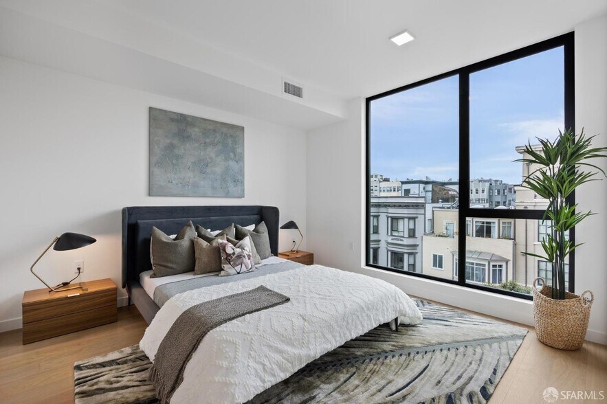 More Photos Of 1580 Pacific Ave, San Francisco Apartments For Sale