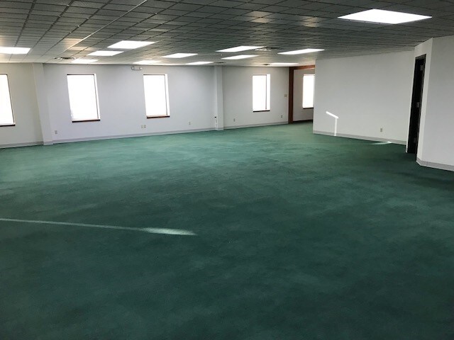 More Photos Of 13720 E 42nd Ter, Independence Office For Lease
