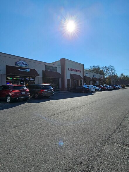 More Photos Of 11823 Memorial Pky, Huntsville Storefront Retail Office For Lease
