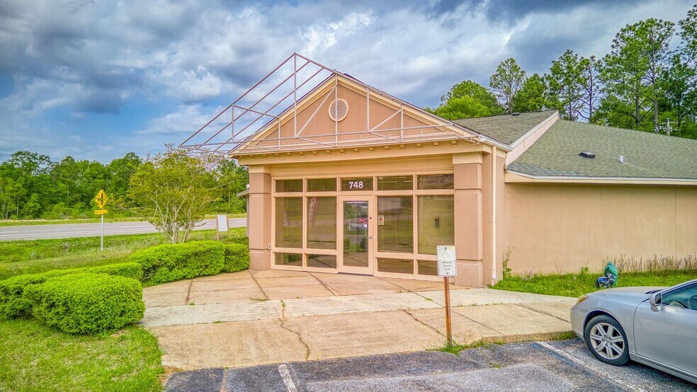 More Photos Of 748 N Us-29, Cantonment Medical For Lease