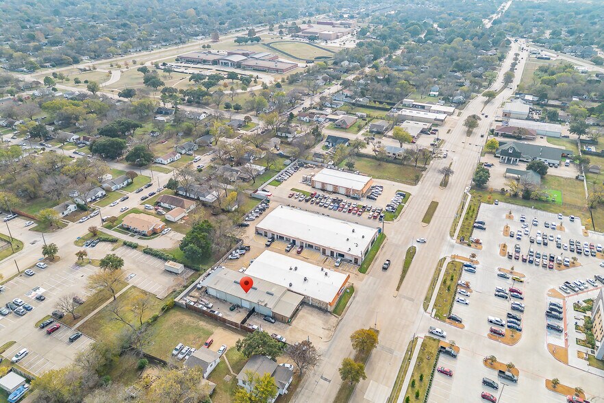 More Photos Of 424 S Bryan Belt Line Rd, Mesquite Flex For Sale