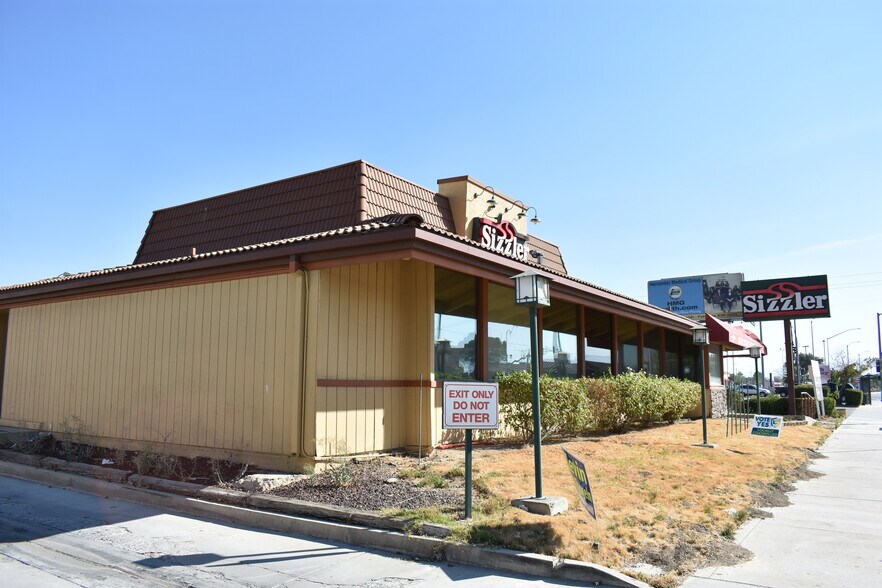 More Photos Of 44430 20th St W, Lancaster Restaurant For Lease