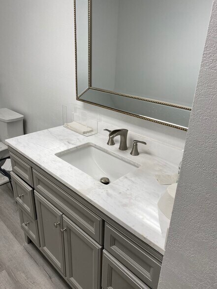 More Photos Of 1000 Emmett St, Kissimmee Medical For Lease