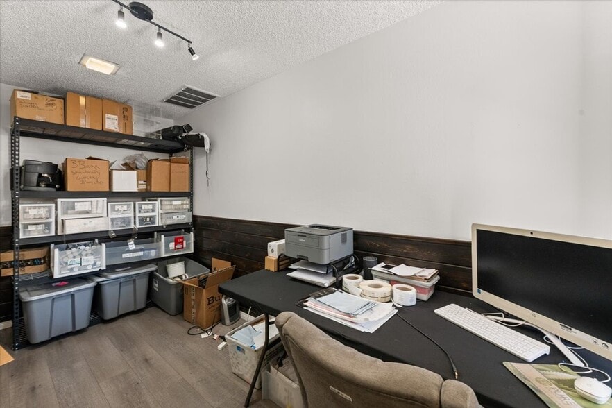 More Photos Of 40585 Big Bear Blvd, Big Bear Lake Office For Sale