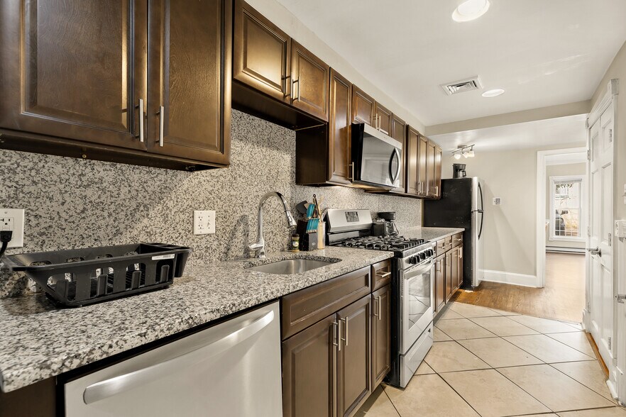 More Photos Of 228 E Capitol St NE, Washington Apartments For Sale