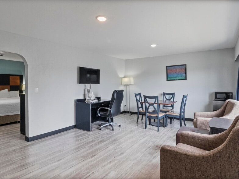 More Photos Of 180 E Center St, Panguitch Hotel For Sale