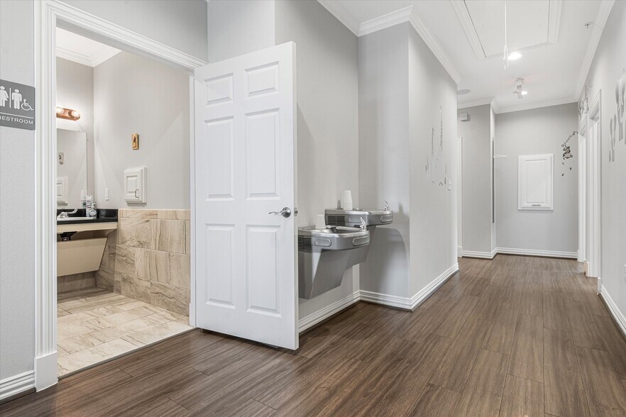 More Photos Of 425 Old Newman Rd, Frisco Medical For Lease