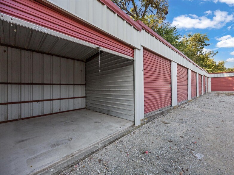 More Photos Of 300 S State Highway 101, Chico General Retail For Sale