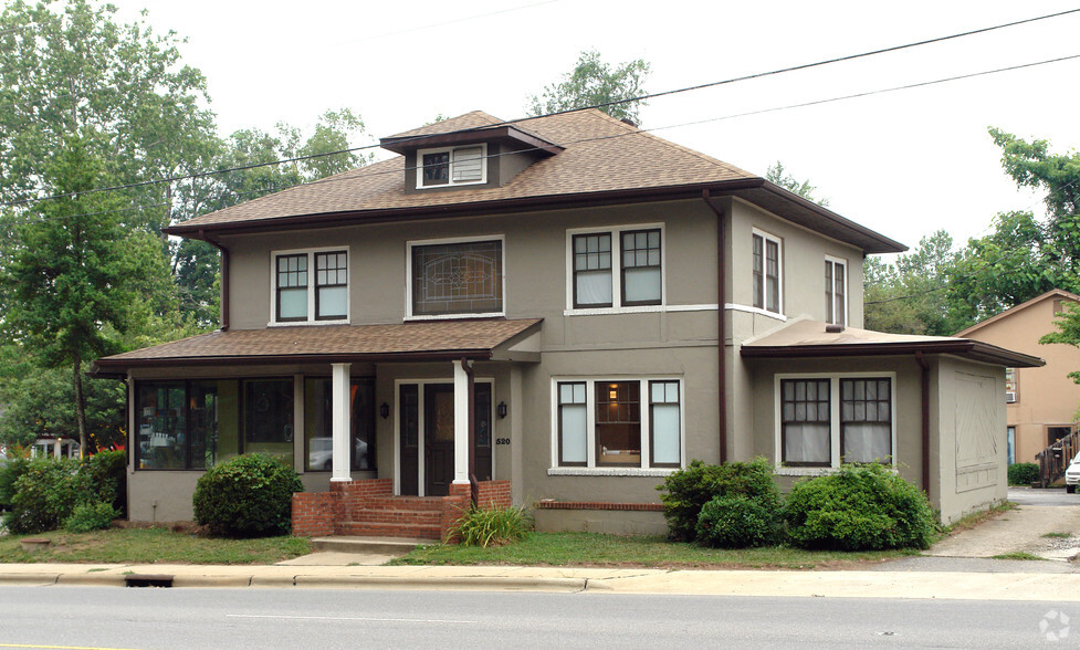 Primary Photo Of 520 Hendersonville Rd, Asheville Freestanding For Lease