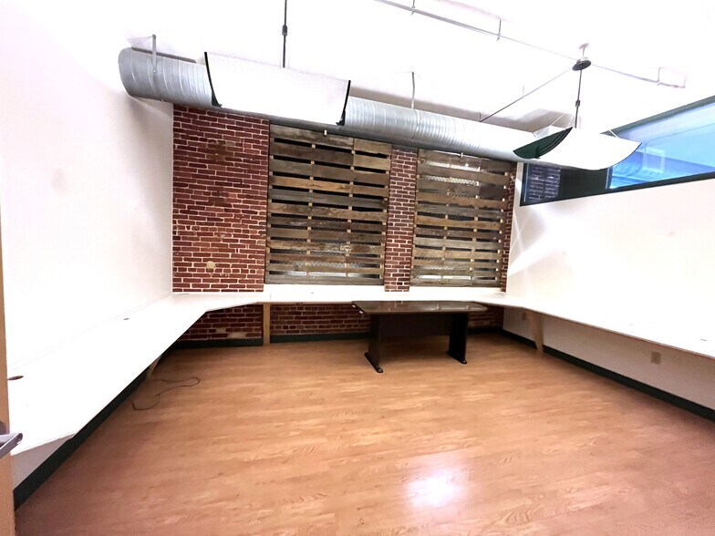 More Photos Of 20 E Burd St, Shippensburg Office Residential For Lease