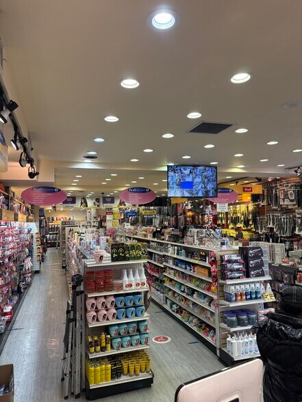 More Photos Of 164-17 Jamaica Ave, Jamaica Unknown For Lease