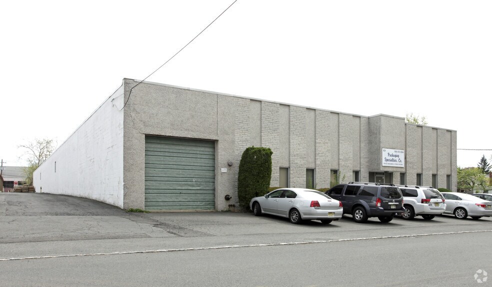 More Photos Of 101 N 8th St, Kenilworth Warehouse For Lease
