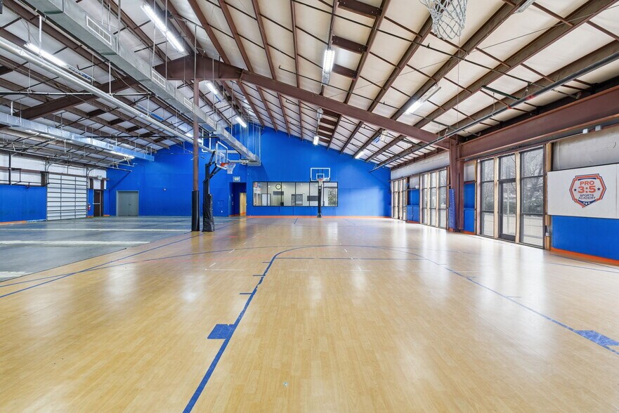 More Photos Of 3201 Northside Dr, Raleigh Light Distribution For Lease