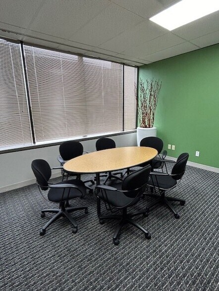 More Photos Of 300 Olive St, Texarkana Office For Lease