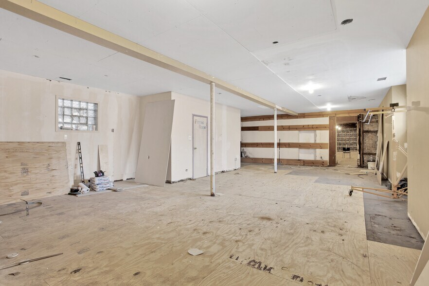 More Photos Of 6743-6753 S Western Ave, Chicago Auto Dealership For Lease