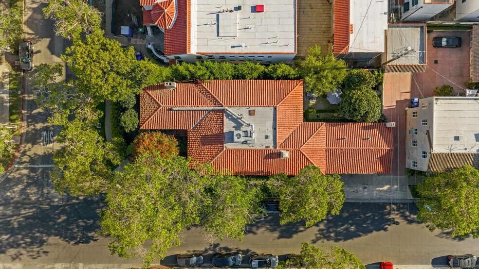 More Photos Of 367 N Orange Dr, Los Angeles Apartments For Sale