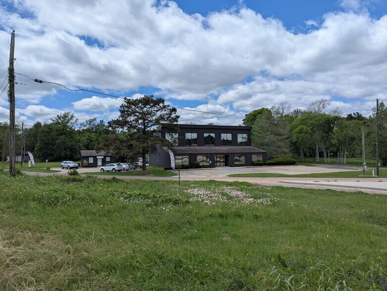 More Photos Of 7945 Eastex Fwy, Beaumont Office For Sale