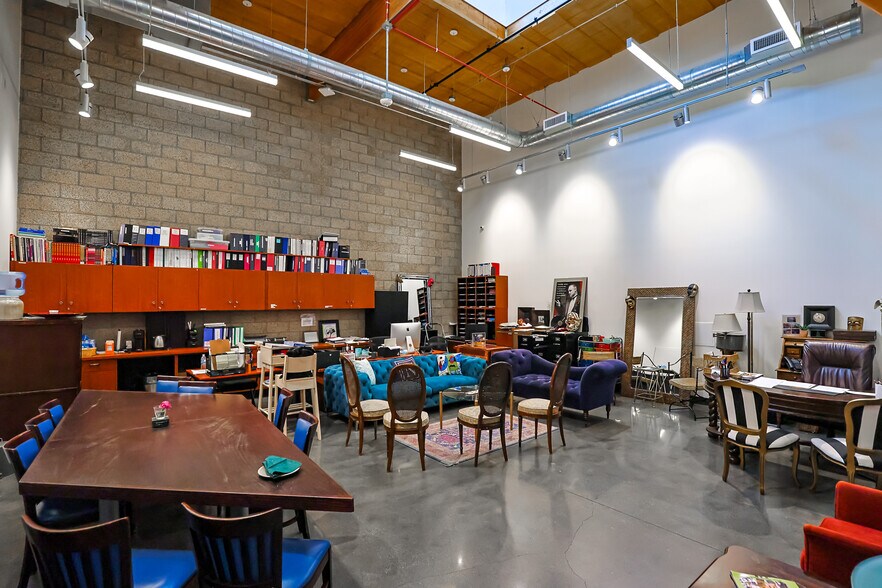More Photos Of 1532 N Highland Ave, Los Angeles Office For Sale