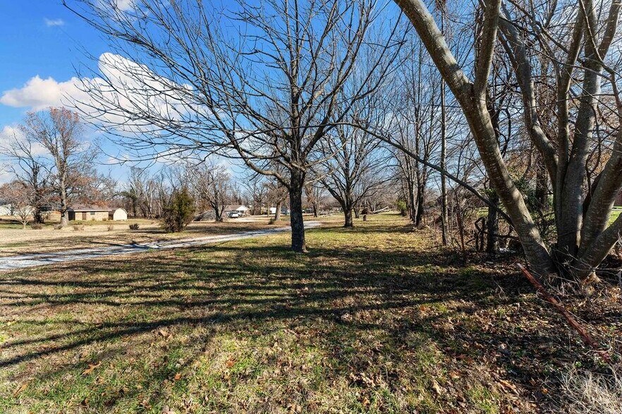 More Photos Of 804 NE J St, Bentonville Land For Sale