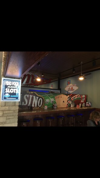 More Photos Of 152 E Main St, Dwight Bar For Lease
