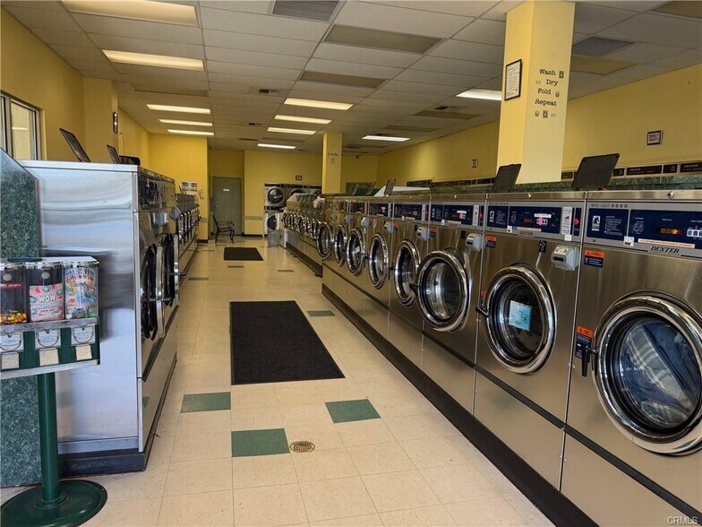 More Photos Of 5837 Clark Rd, Paradise Freestanding For Sale