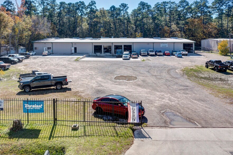 More Photos Of 21820 E Wallis Dr, Porter Warehouse For Lease
