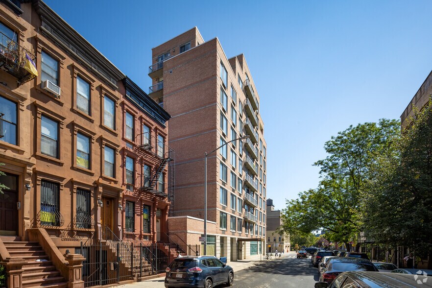 More Photos Of 2301 2nd Ave, New York Apartments For Lease
