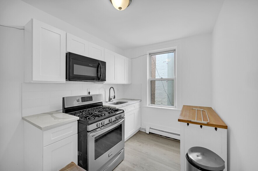 More Photos Of 439 Main St, White Plains Apartments For Sale