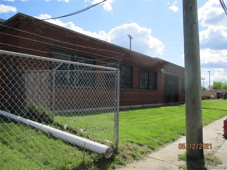 More Photos Of 7170 E McNichols Rd, Detroit Manufacturing For Sale