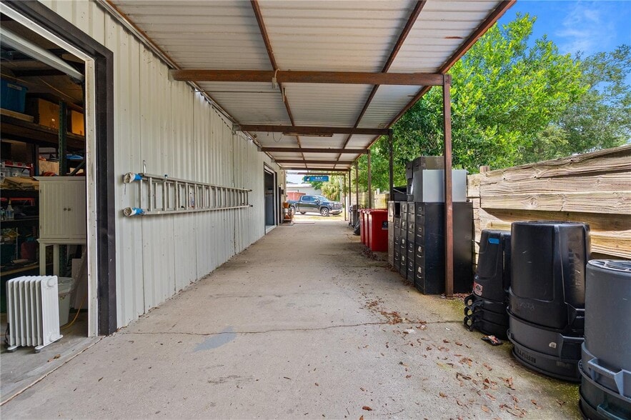 More Photos Of 15617 Old US Highway 441, Tavares Industrial For Lease