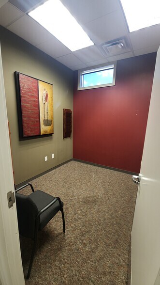 More Photos Of 6621-6627 Centerville Business Pky, Dayton Medical For Lease