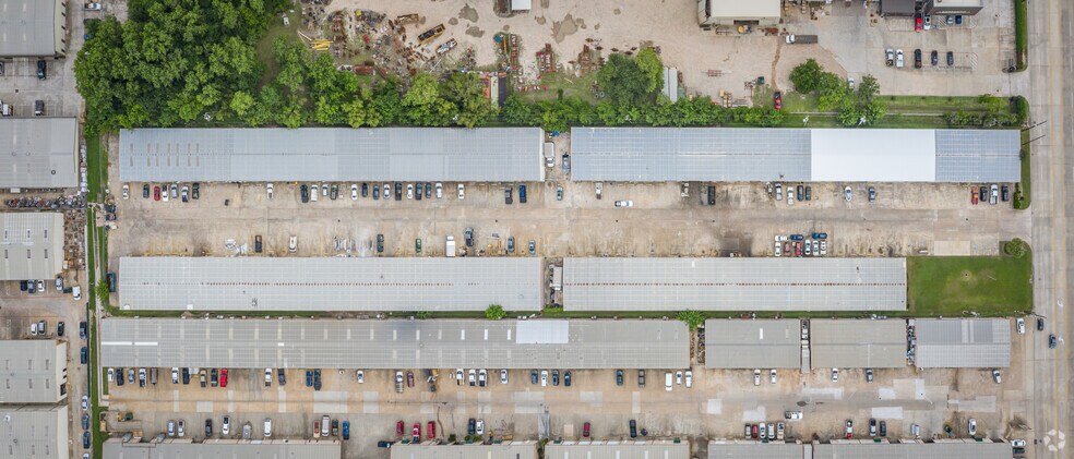 More Photos Of 6030-6040 Brittmoore Rd, Houston Warehouse For Lease