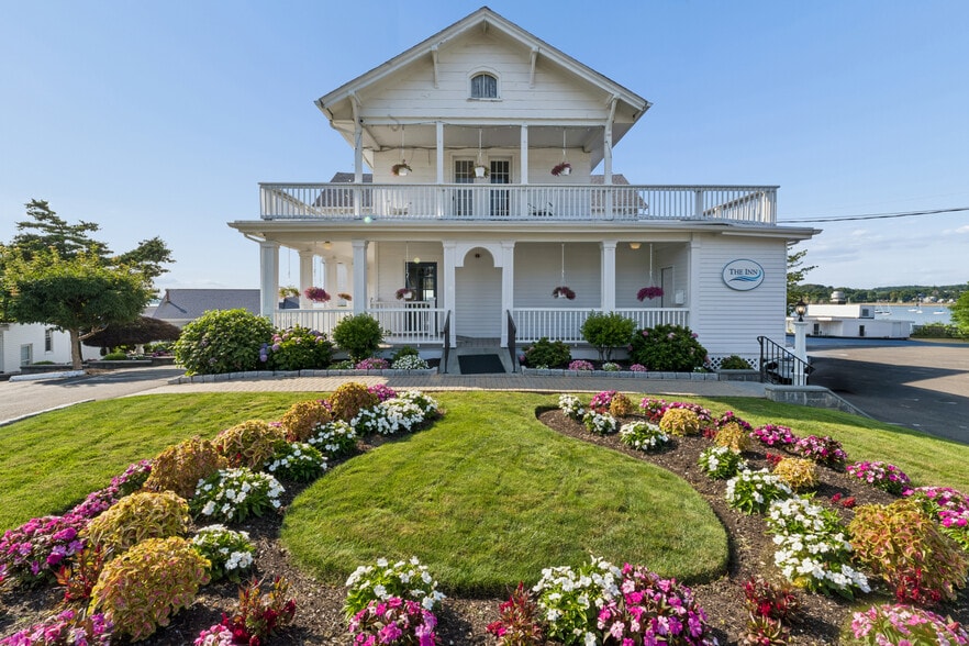 More Photos Of 62 Cove St, New Haven Specialty For Sale