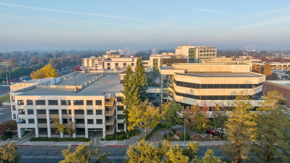 More Photos Of 100 Willow Plz, Visalia Medical For Sale