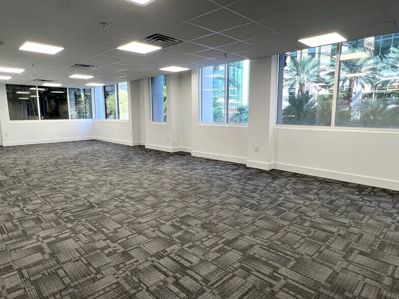 More Photos Of 1110 Brickell Ave, Miami Office For Lease