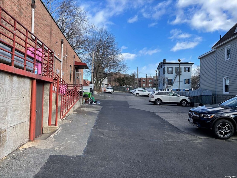 More Photos Of 164-174 W 1st St, Mount Vernon Storefront For Sale