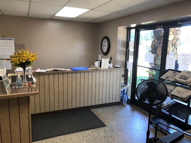 More Photos Of 601 Oak St, Forest City Light Distribution For Lease