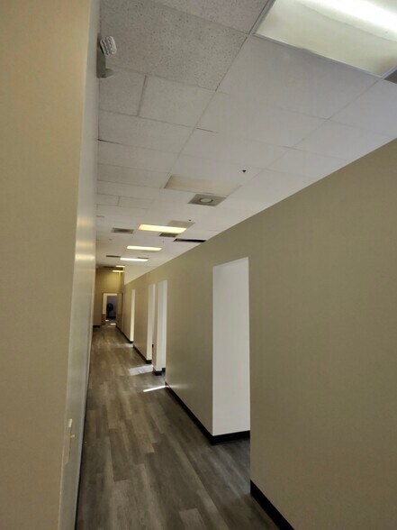 More Photos Of 5525 Johns Rd, Tampa Light Distribution For Lease