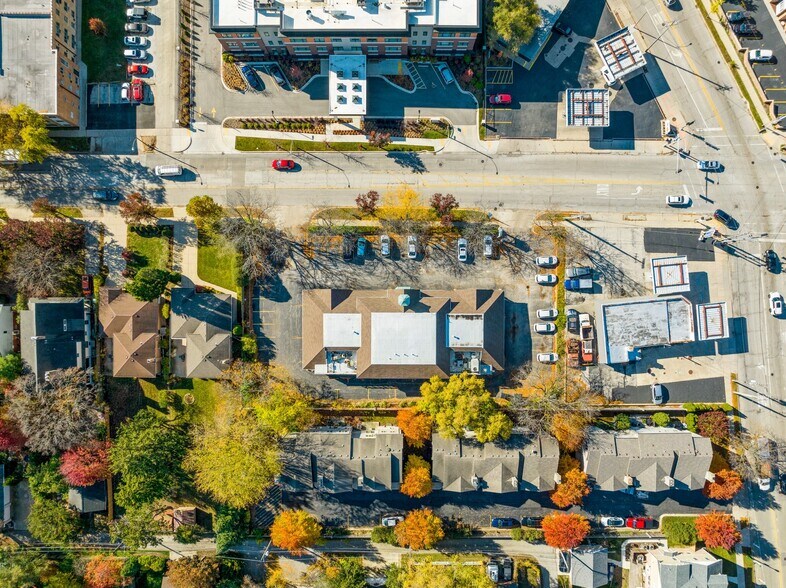 More Photos Of 328-350 Ridge Rd, Wilmette Storefront Retail Office For Lease