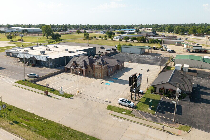 Primary Photo Of 450 E Main St, Yukon Religious Facility For Sale